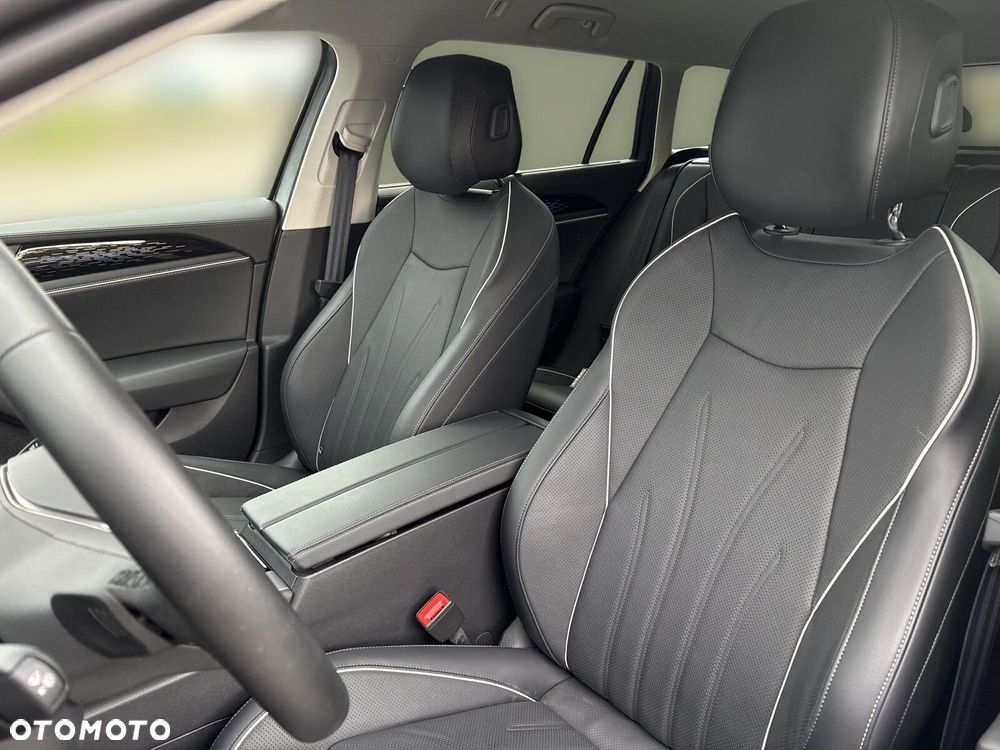 Volkswagen Passat - 12