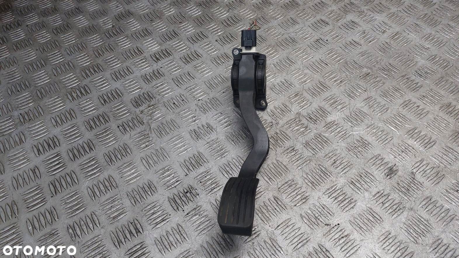POTENCJOMETR GAZU PEUGEOT 307 I 1.6 HDI F00C3E2429 - 1