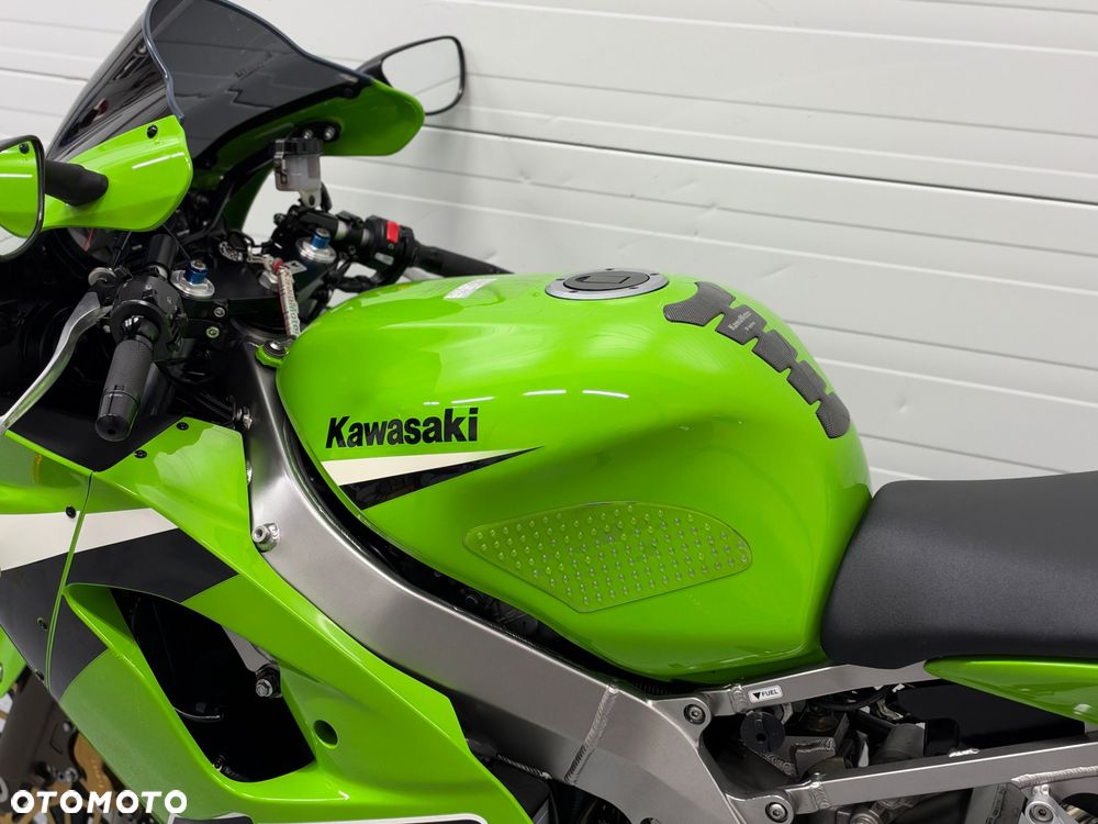 Kawasaki ZXR - 26