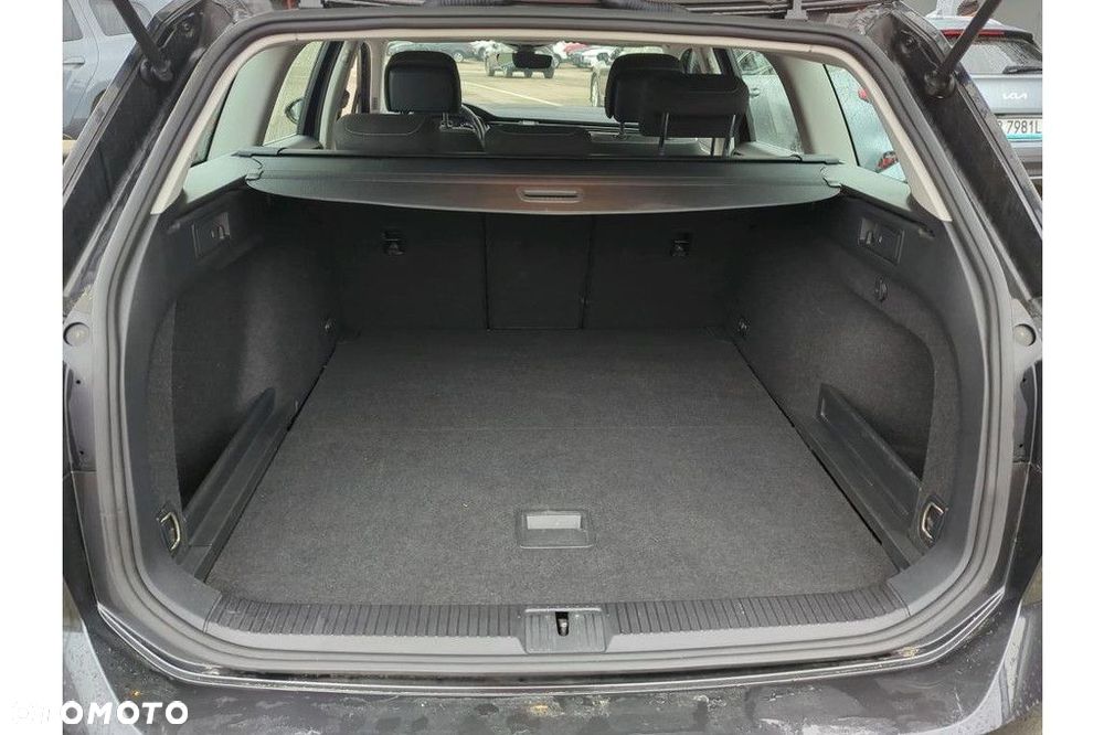 Volkswagen Passat Variant 1.5 TSI EVO Business DSG - 9