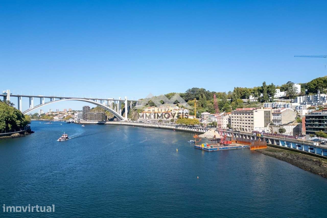 Apartamento T1 |  Varanda | Reabilitado | Lordelo Ouro | Rio Douro - Grande imagem: 2/28