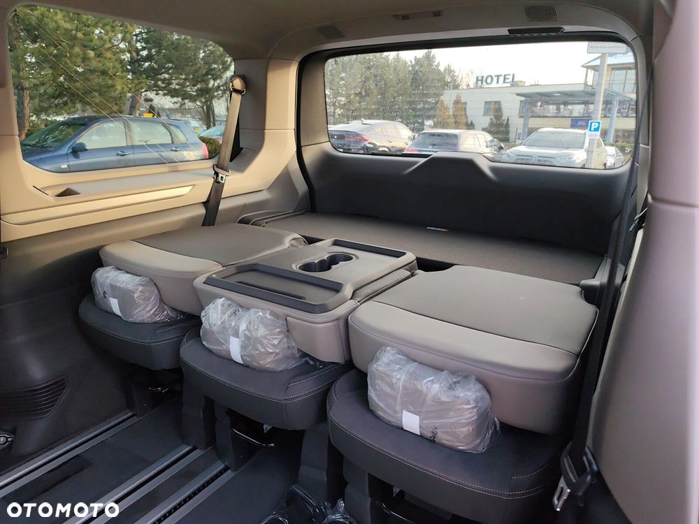 Volkswagen Multivan - 34