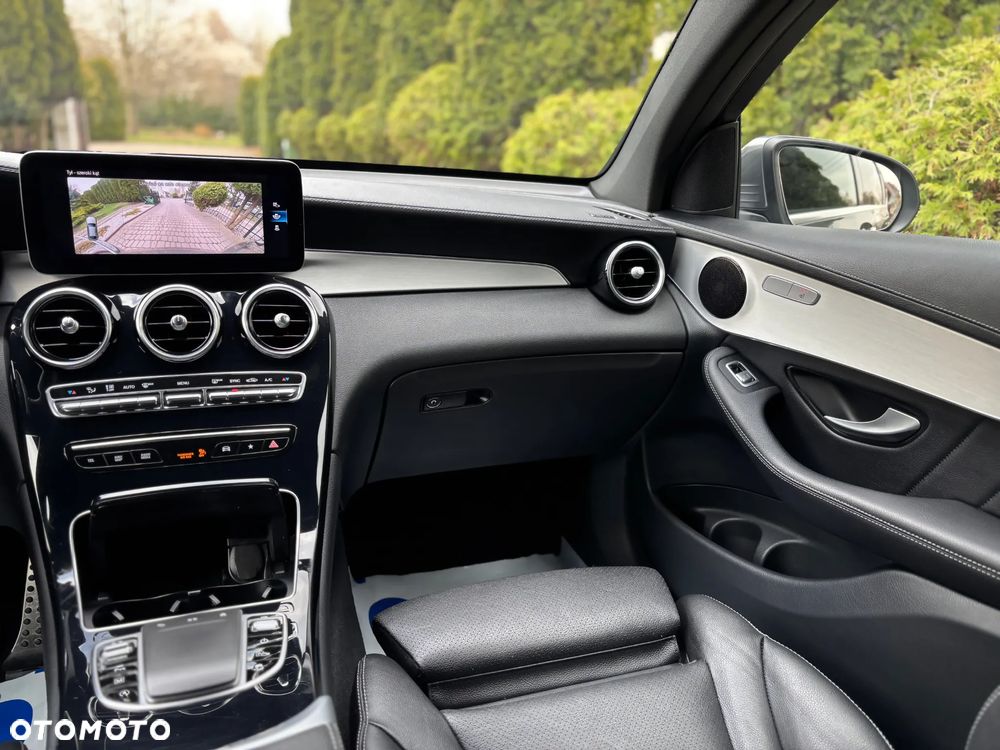Mercedes-Benz GLC 220 d 4Matic 9G-TRONIC AMG Line - 21