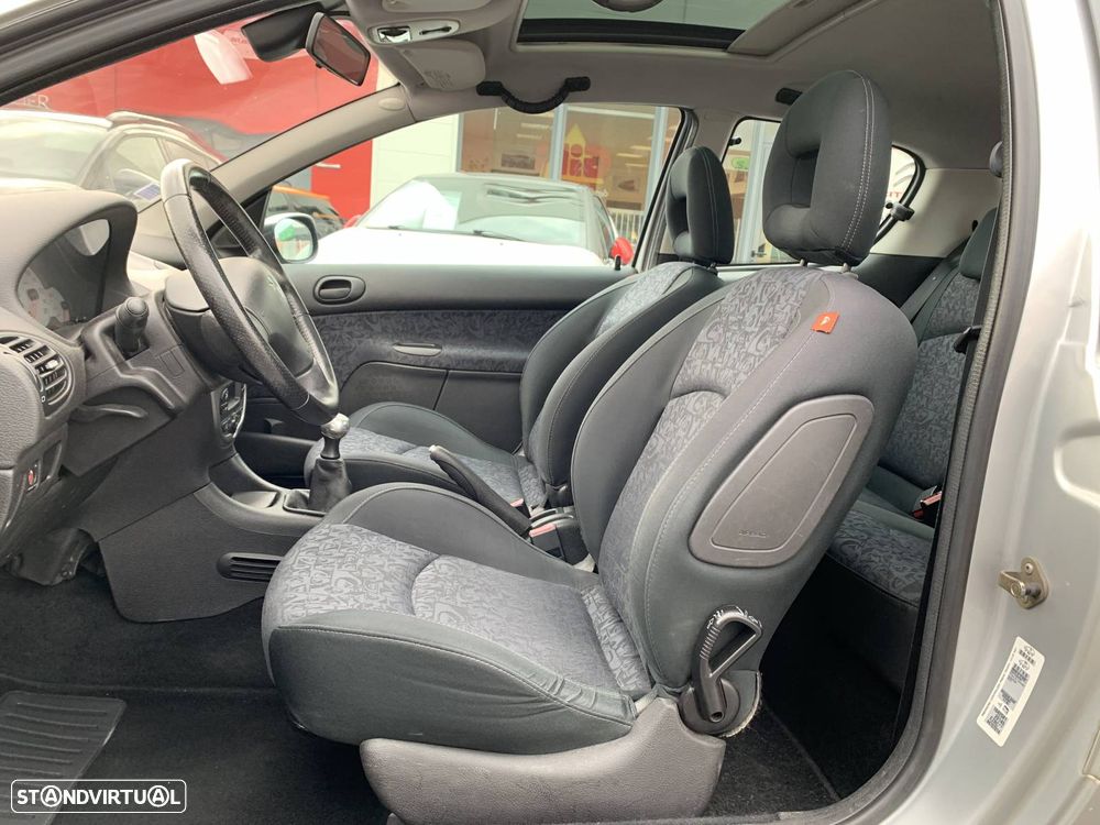 Peugeot 206 - 13
