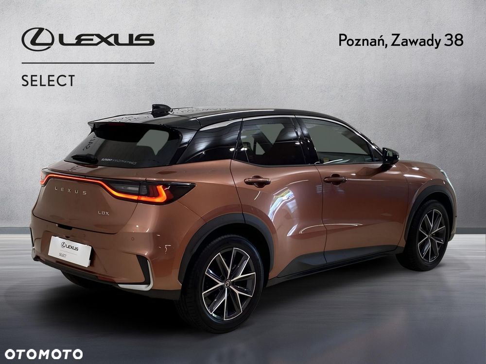 Lexus LBX 1.5 Hybrid Emotion - 2