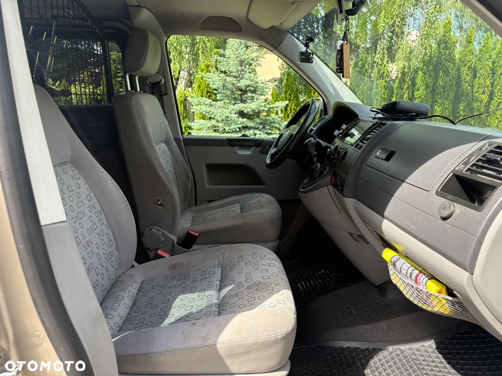 Volkswagen Transporter Shuttle L1 - 12
