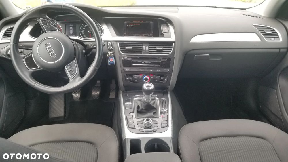 Audi A4 Avant 2.0 TDI DPF quattro S line Sportpaket - 13