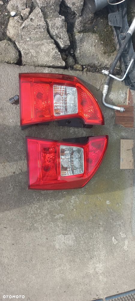 kia carens III 3 06-13 lampa tył lewa lub prawa TYLNA poznań - 1