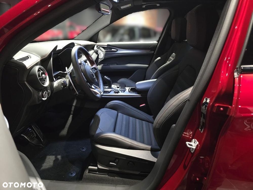 Alfa Romeo Stelvio 2.0 Turbo 16V AT8-Q4 Intensa - 9