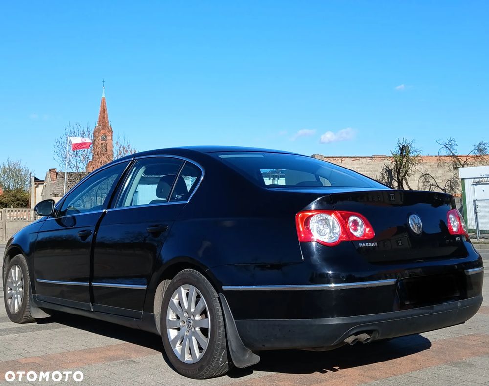 Volkswagen Passat - 4