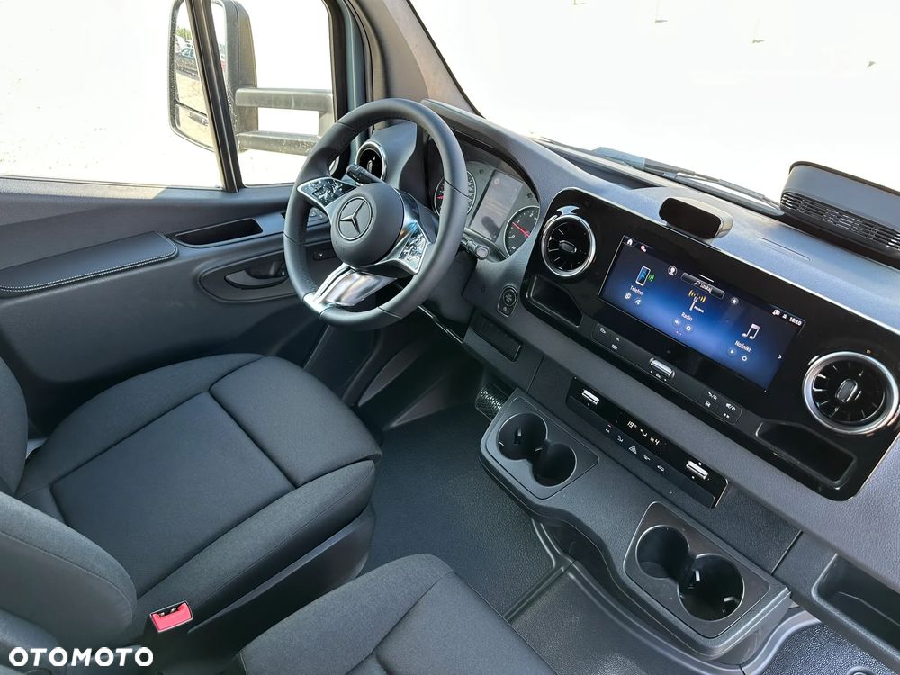Mercedes-Benz Sprinter - 17