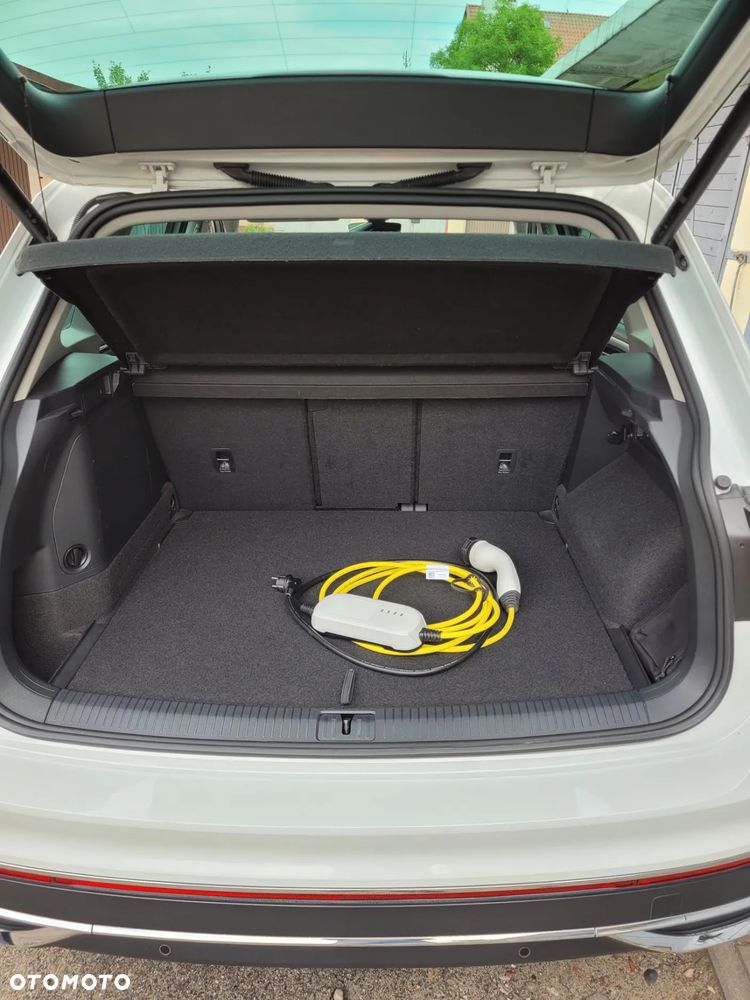 Volkswagen Tiguan - 12