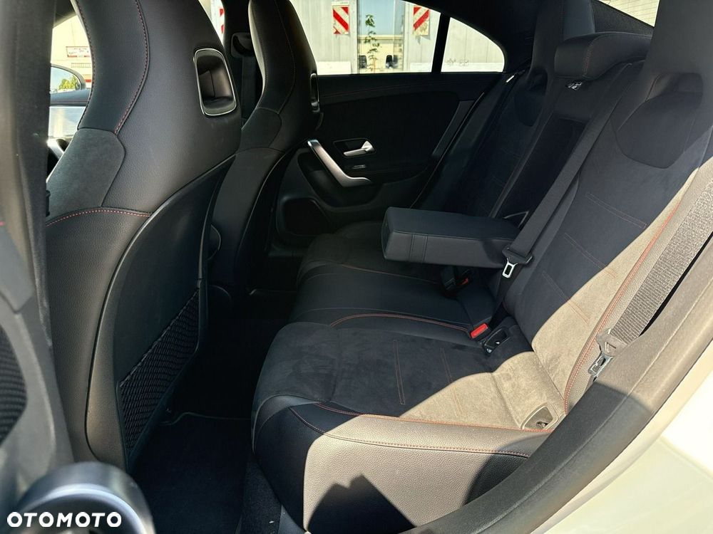 Mercedes-Benz CLA 200 7G-DCT - 16