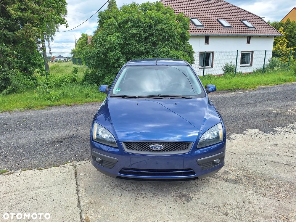 Ford Focus 1.8 FF Ghia - 16