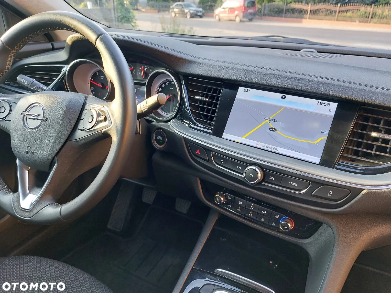Opel Insignia - 17