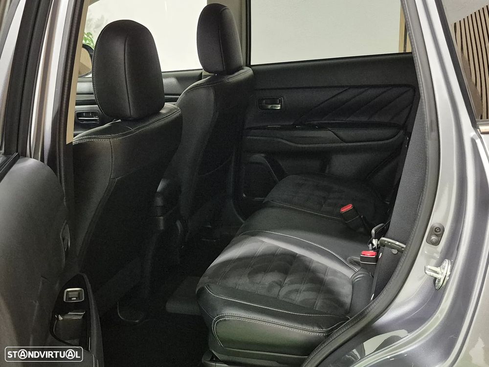Mitsubishi Outlander 2.0 Intense Navi - 14