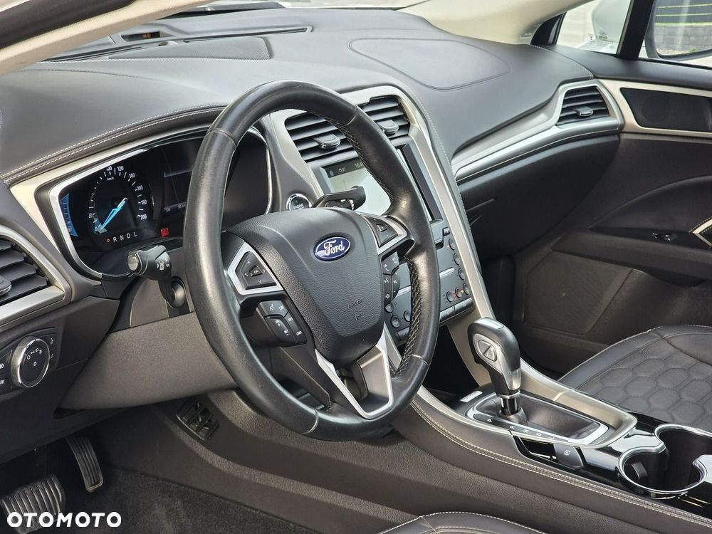Ford Mondeo 2.0 Hybrid Vignale - 13