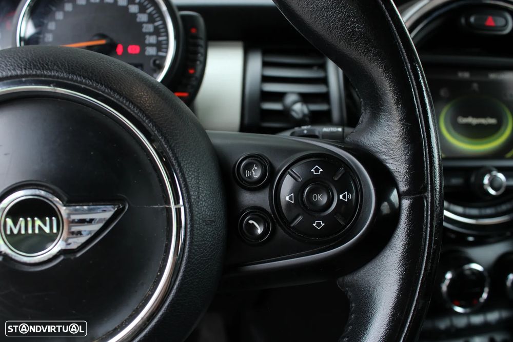 MINI 5 Portas Cooper D - 22