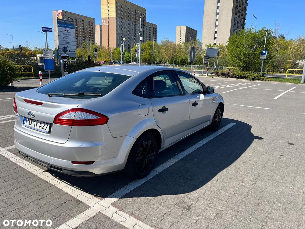 Ford Mondeo 1.6 Silver X - 32