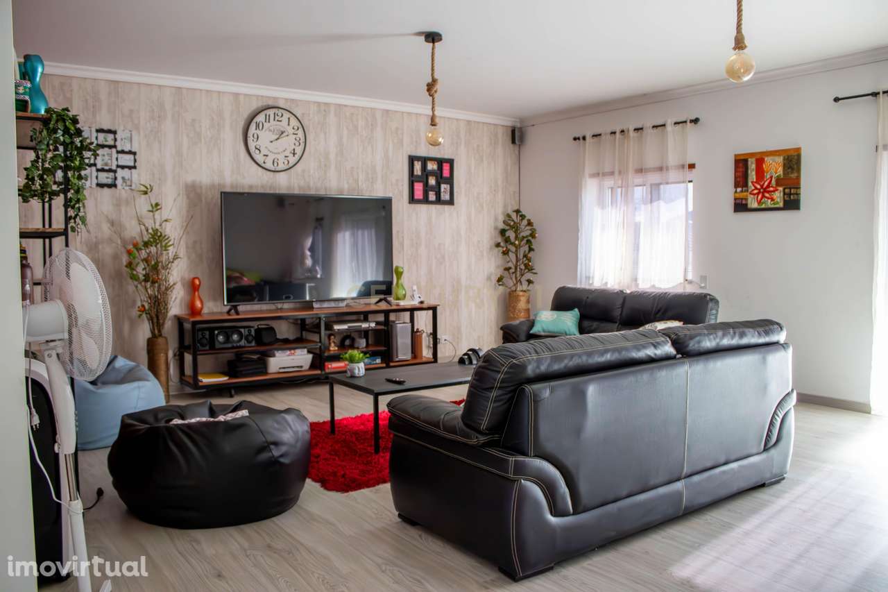 Moradia moderna | 3 pisos | Vila Nova Foz Côa - Grande imagem: 2/60