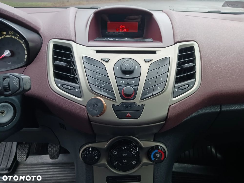 Ford Fiesta 1.25 Champions Edition - 7