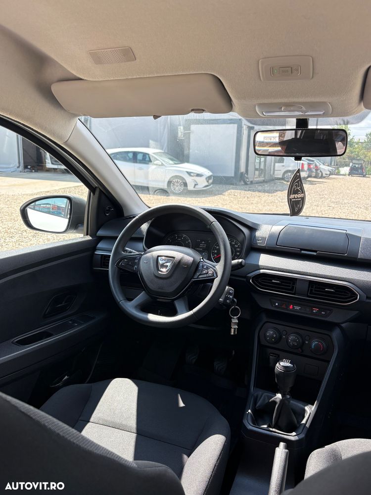 Dacia Logan TCe 90 Essential - 9
