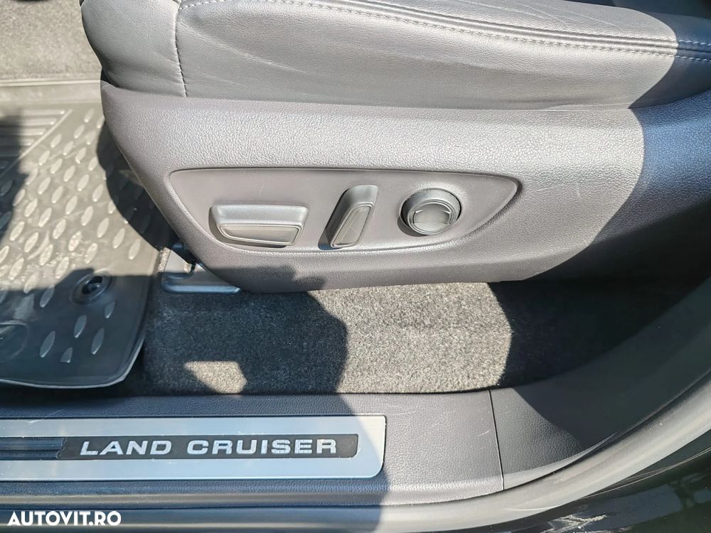 Toyota Land Cruiser 300 - 15