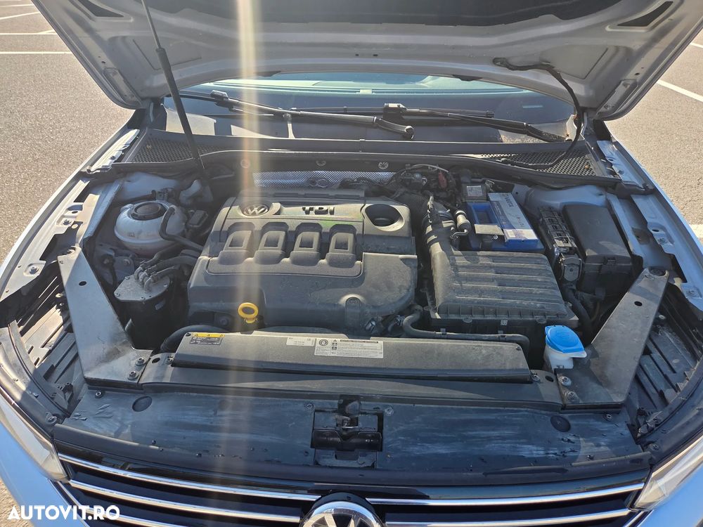 Volkswagen Passat - 12