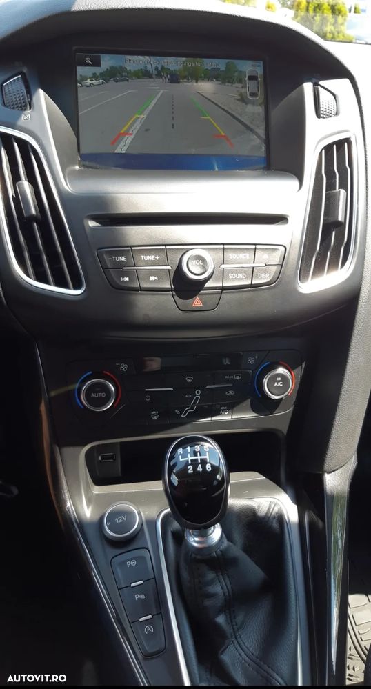 Ford Focus 1.0 EcoBoost Start Stop Titanium - 8