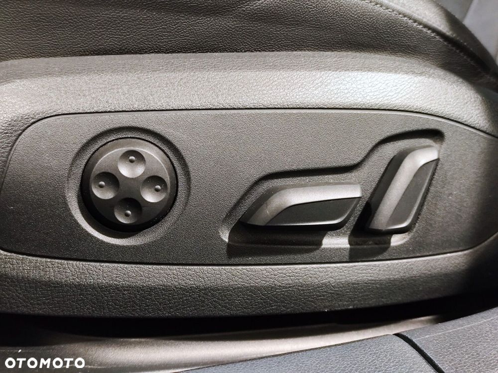 Audi A4 Limousine - 33