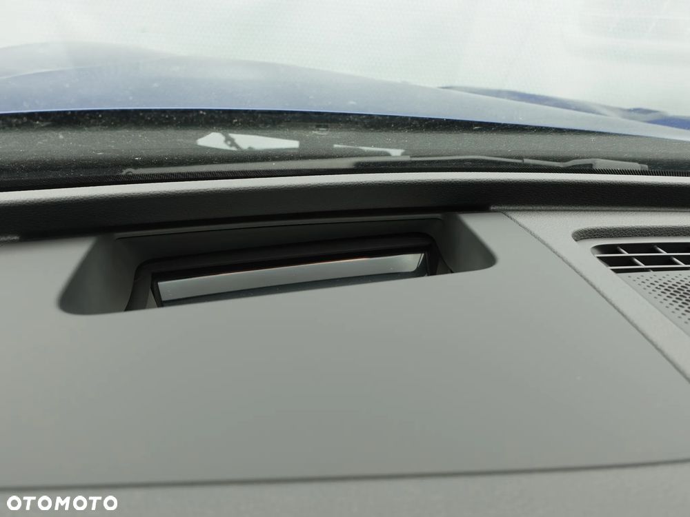 Volkswagen Passat 2.0 TDI SCR DSG Business - 9