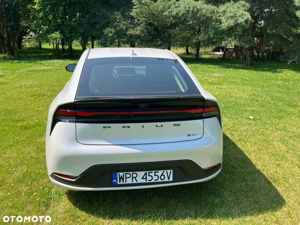 Toyota Prius Hybrid Executive - 12