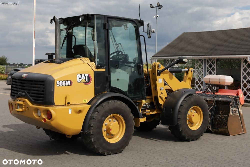 Caterpillar CAT 906M - 6