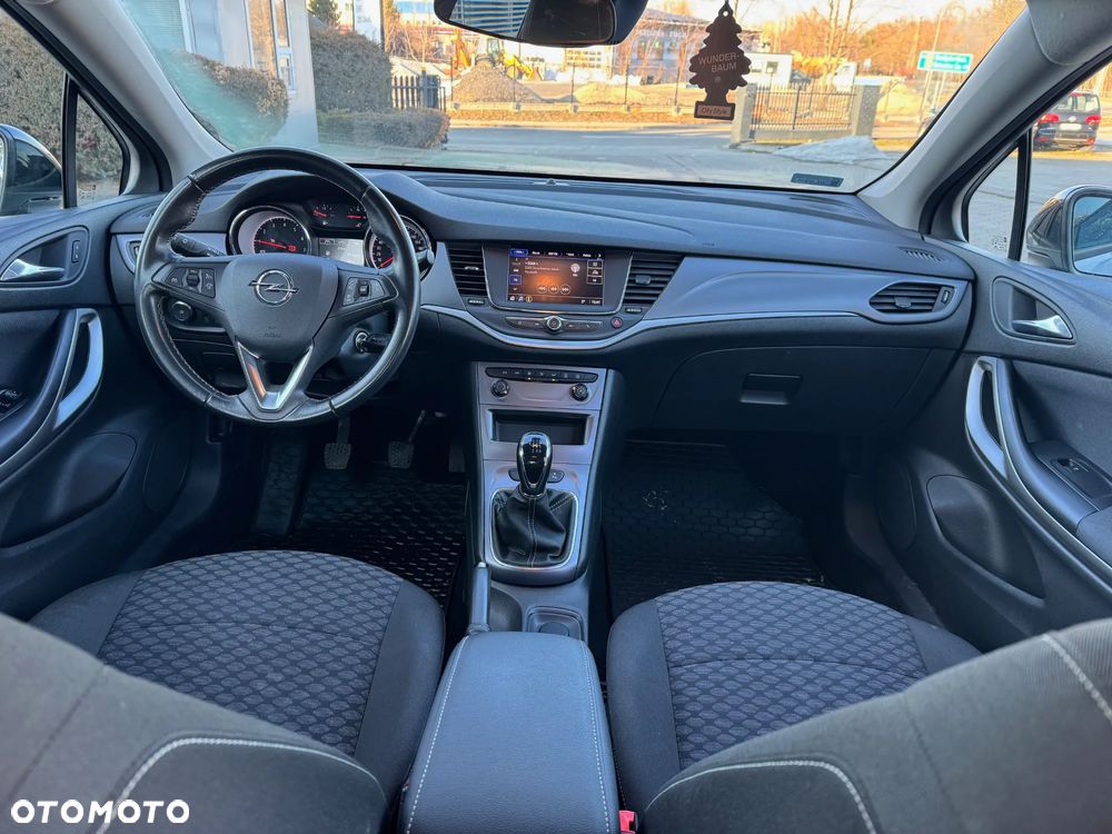 Opel Astra 1.2 T Edition S&S - 9