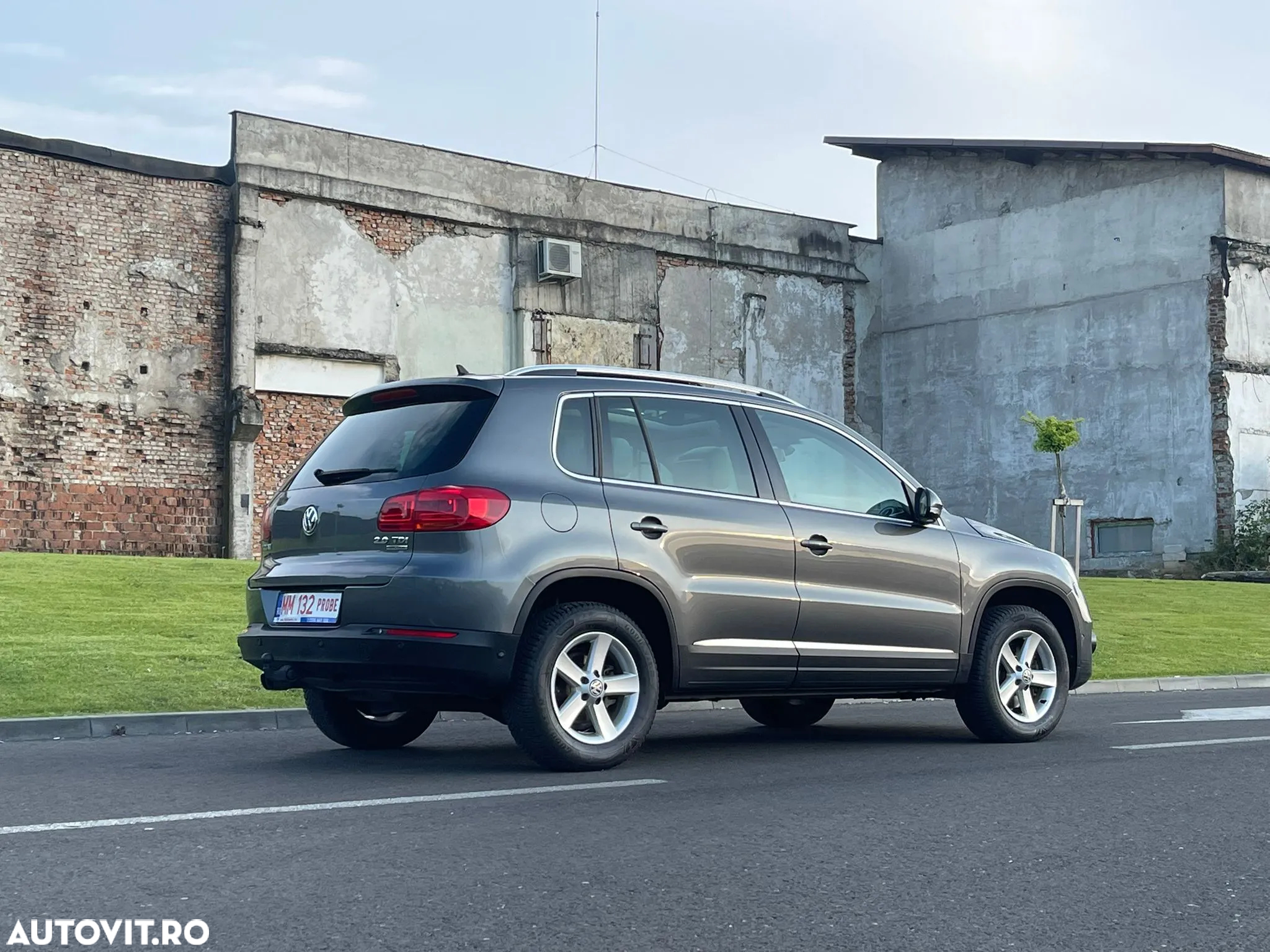Volkswagen Tiguan 2.0 TDI DPF 4Motion DSG Exclusive - 28