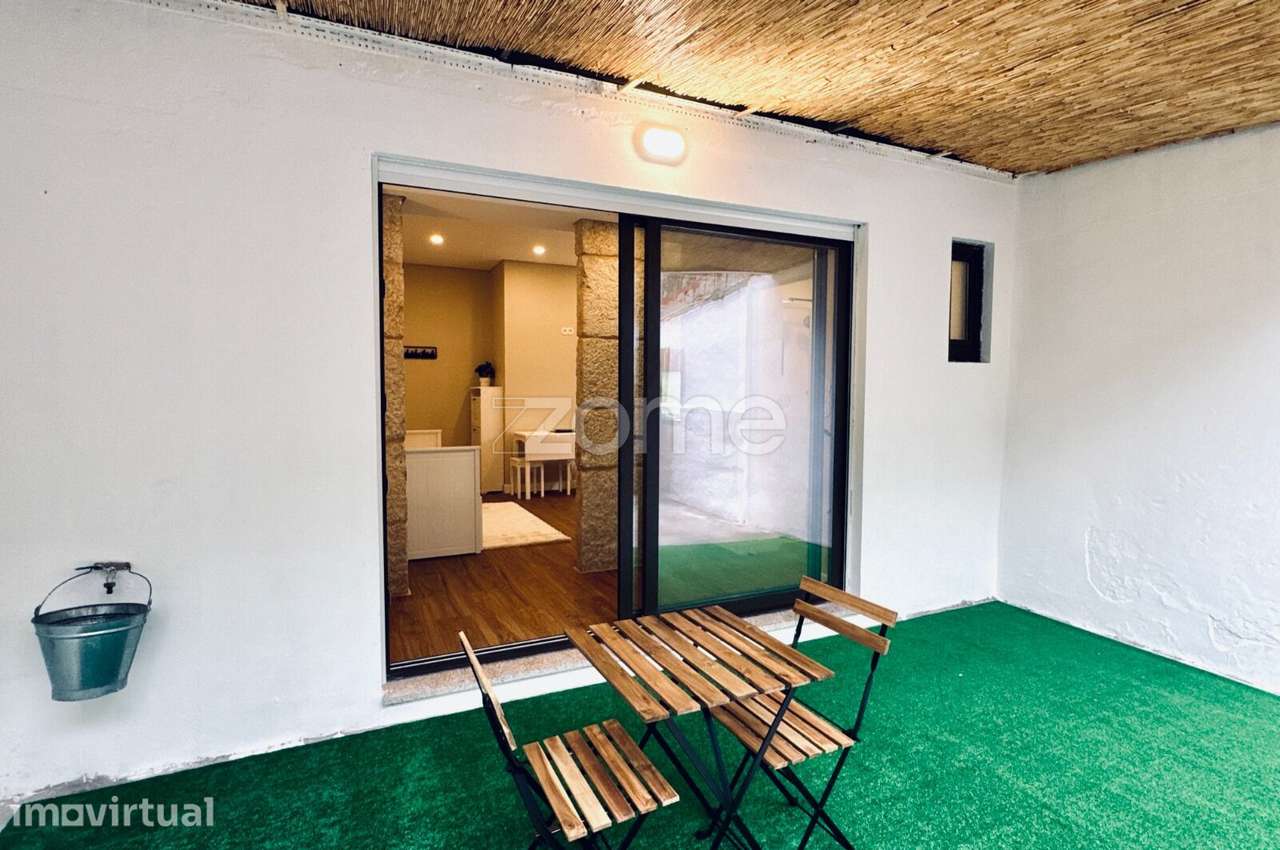 Moradia 2 pisos e pátio, rendimento imediato, centro Porto - Grande imagem: 2/34