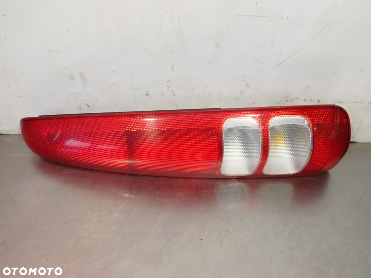 LAMPA PRAWA TYLNA HONDA HR-V - 3