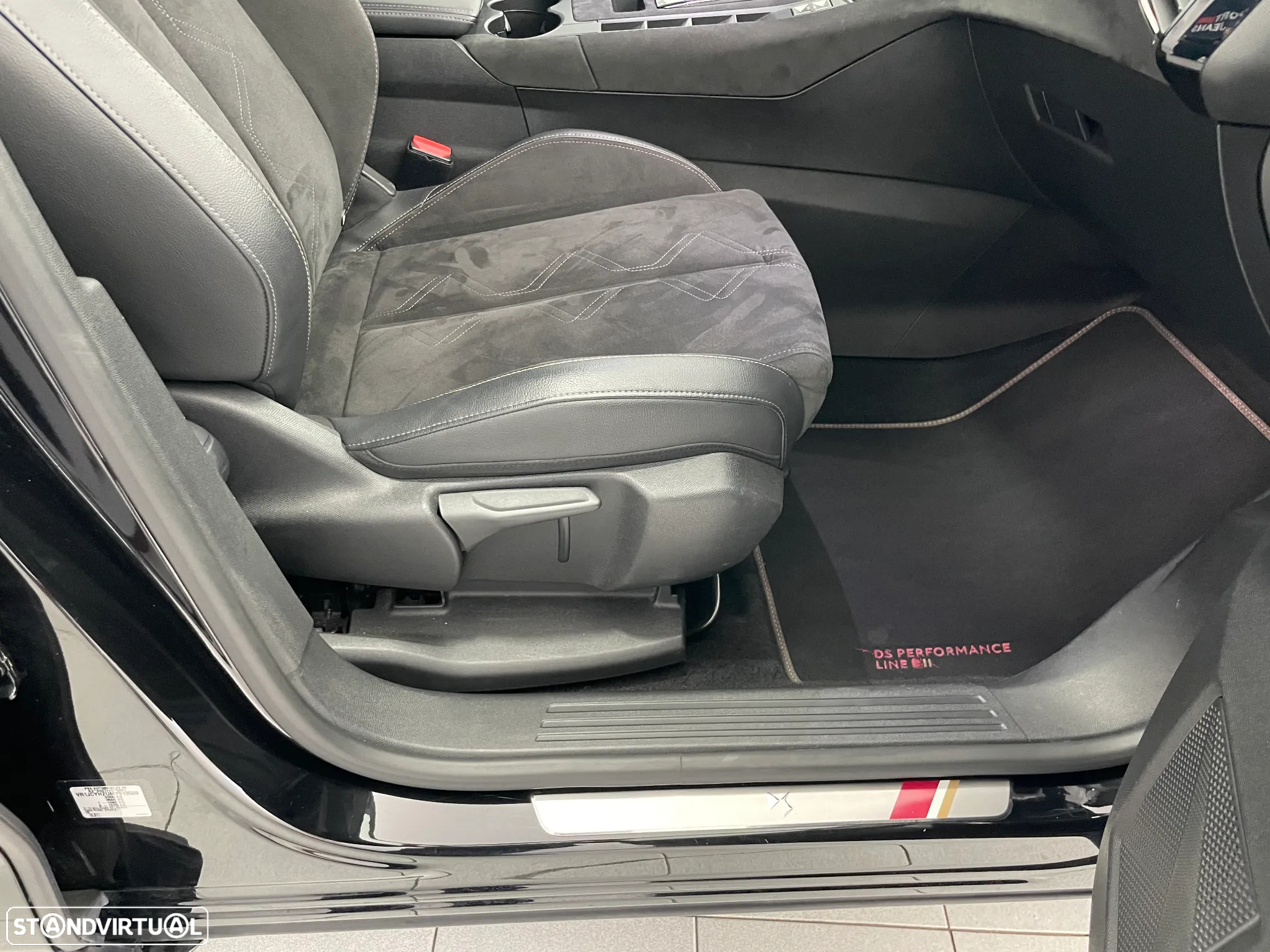 DS DS7 Crossback 1.5 BlueHDi Performance Line EAT8 - 19
