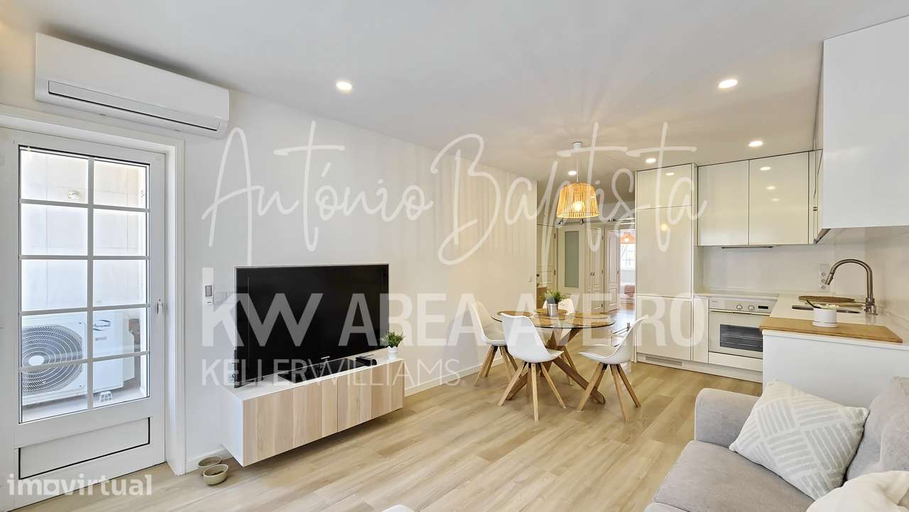 Apartamento com 3 Quartos na Praia da Barra - A Dois Passos do Mar! - Grande imagem: 4/35