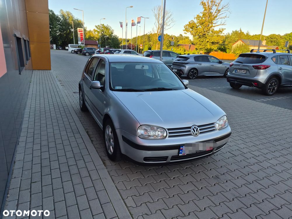 Volkswagen Golf 1.6 Basis - 3