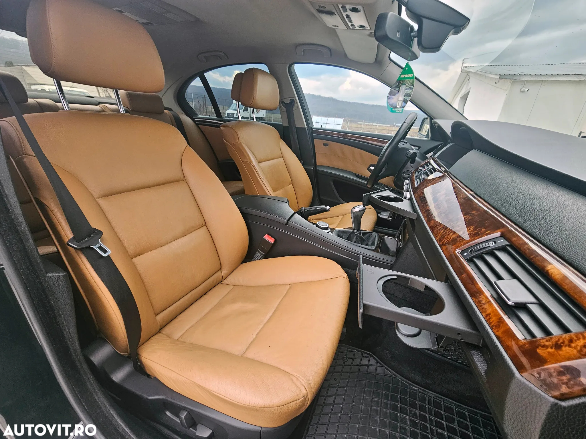 BMW Seria 5 520d - 12