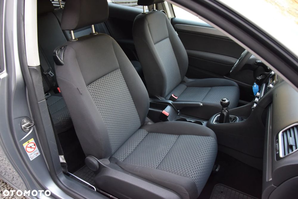 Volkswagen Golf - 20