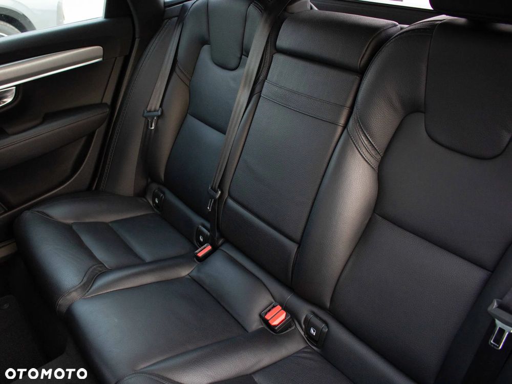 Volvo V90 D4 AWD Momentum - 28