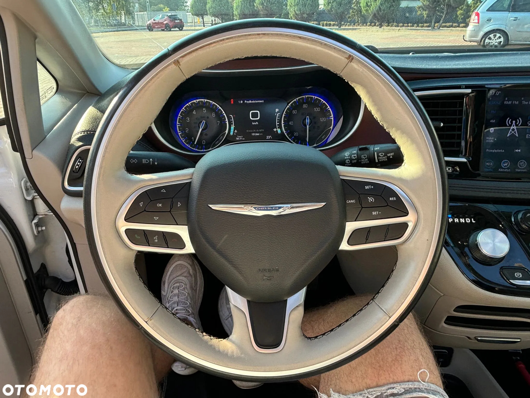 Chrysler Pacifica - 22