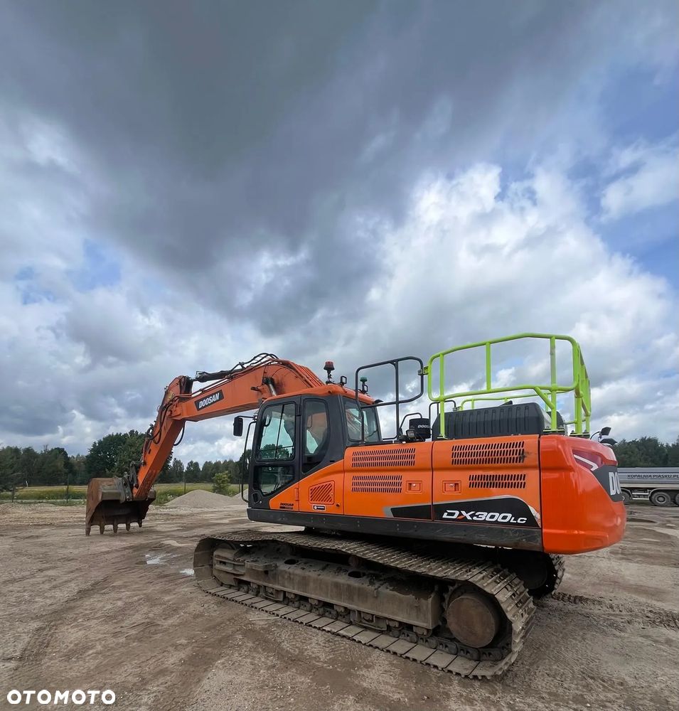 Doosan DX 300 LC -7   KOPARKA GĄSIENICOWA