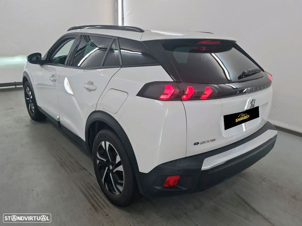 Peugeot e-2008 Allure - 4