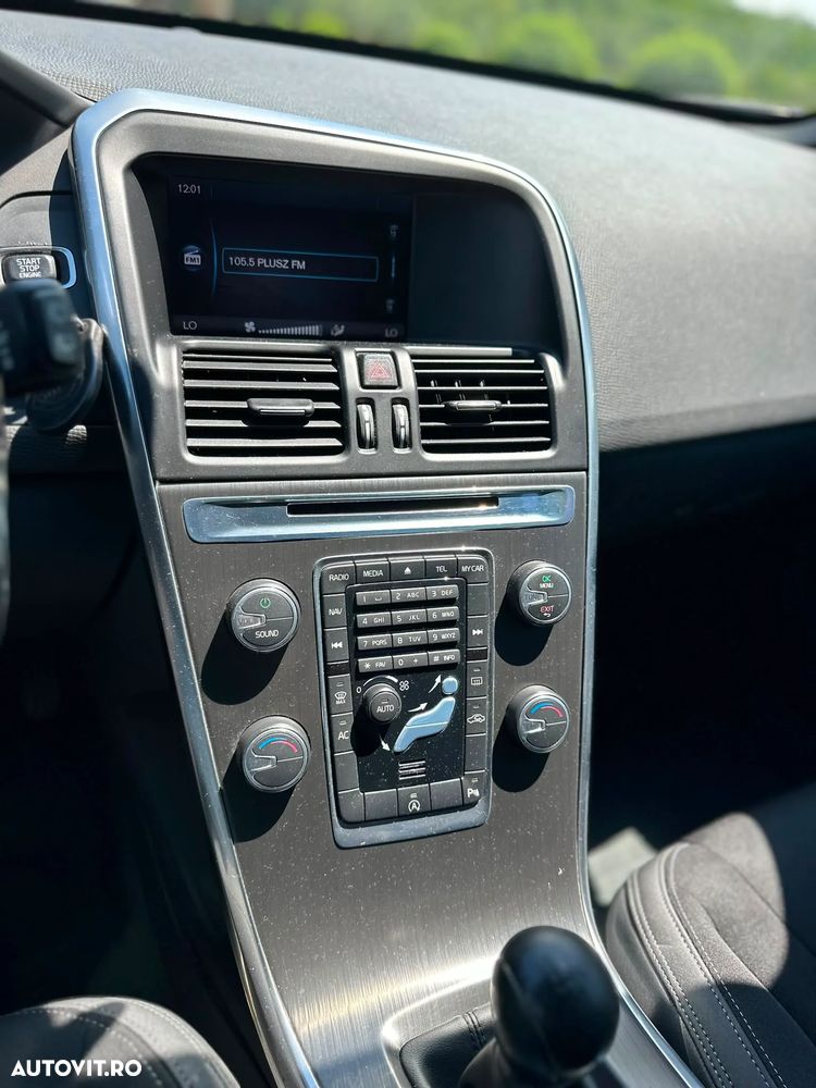 Volvo XC 60 D3 Start-Stop Momentum - 24