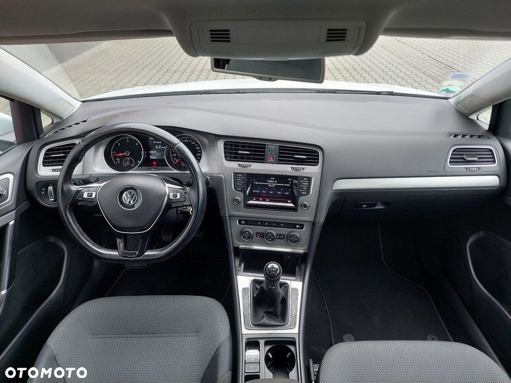 Volkswagen Golf - 17