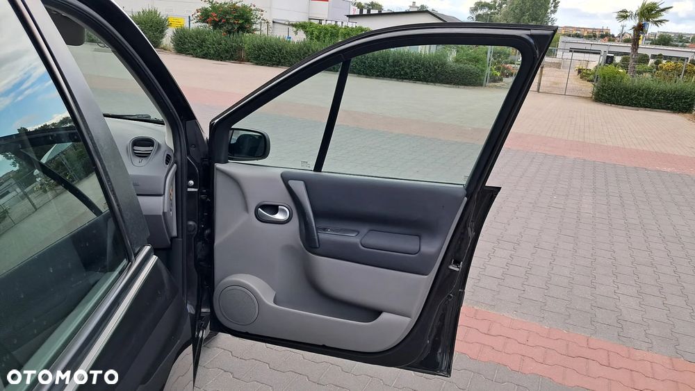 Renault Scenic 1.6 16V Avantage - 13