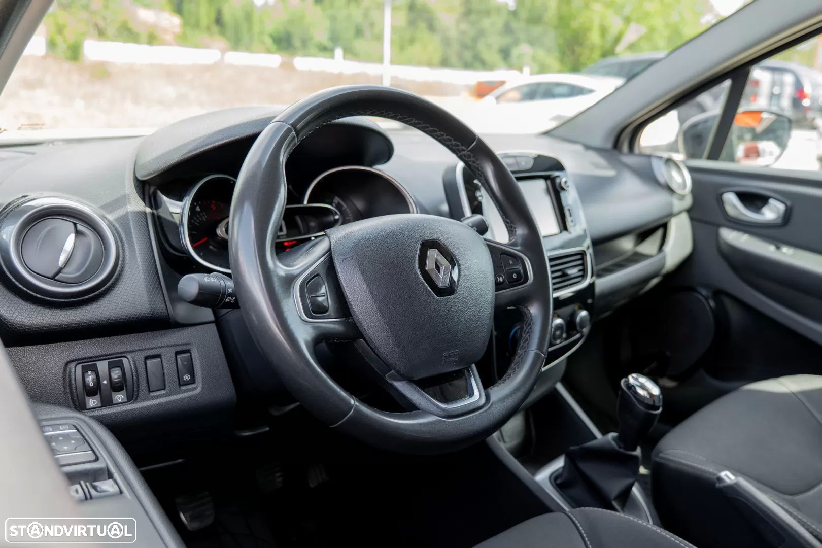 Renault Clio Sport Tourer Energy dCi 75 Business - 9